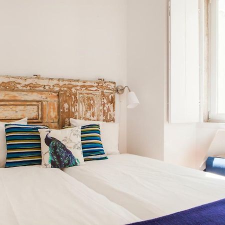 Cozy 1St Floor Flat Central Chiado District With Balconies And Ac 19Th Century Building Lisbona Esterno foto