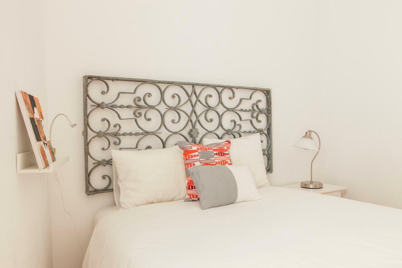 Cozy 1St Floor Flat Central Chiado District With Balconies And Ac 19Th Century Building Lisbona Esterno foto