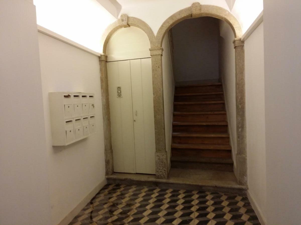 Cozy 1St Floor Flat Central Chiado District With Balconies And Ac 19Th Century Building Lisbona Esterno foto