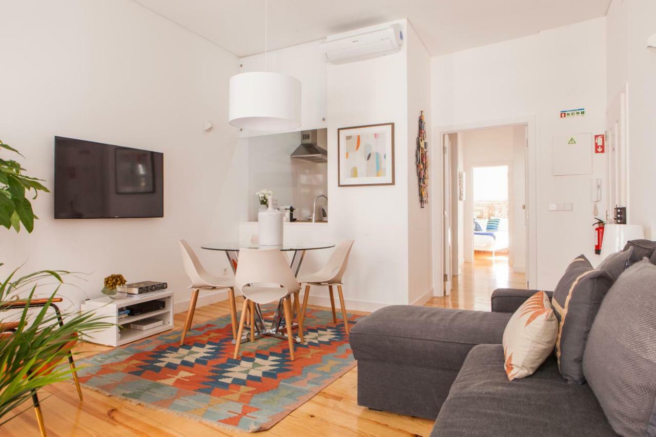 Cozy 1St Floor Flat Central Chiado District With Balconies And Ac 19Th Century Building Lisbona Esterno foto