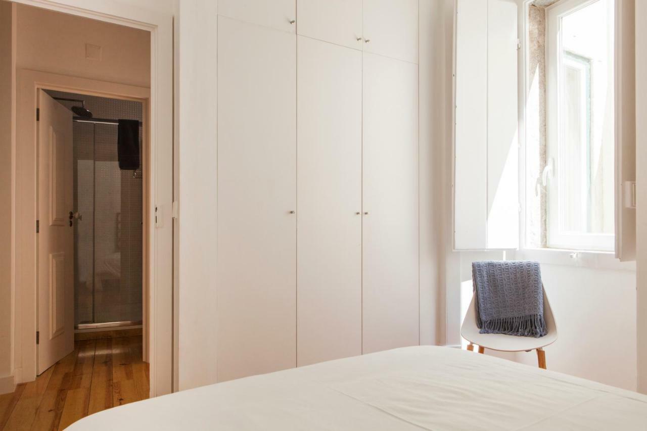 Cozy 1St Floor Flat Central Chiado District With Balconies And Ac 19Th Century Building Lisbona Esterno foto