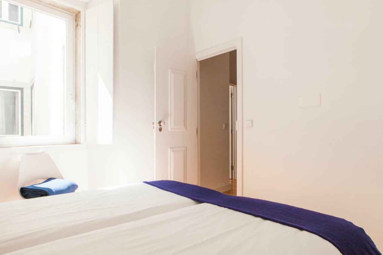 Cozy 1St Floor Flat Central Chiado District With Balconies And Ac 19Th Century Building Lisbona Esterno foto